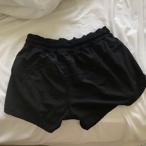 Black lulu tracker shorts size 6
